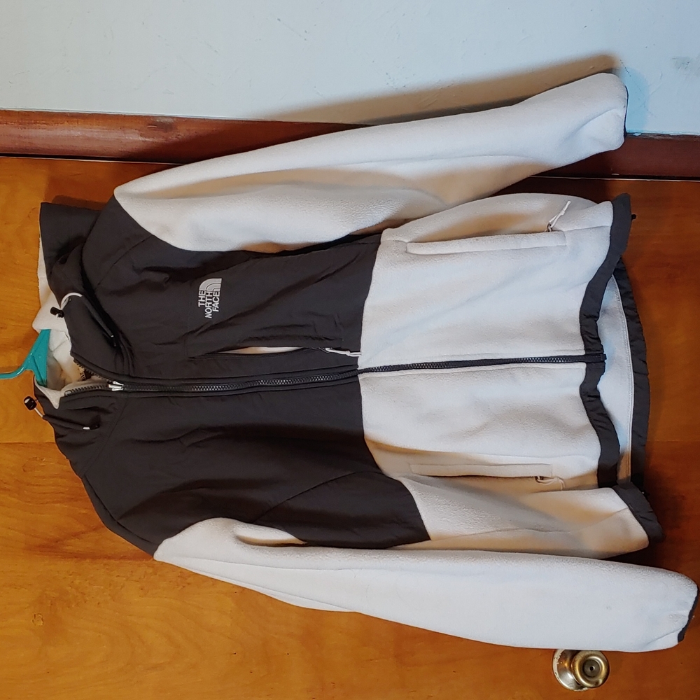 The North Face Womens Fleece Full Zip Jacket with Gloves